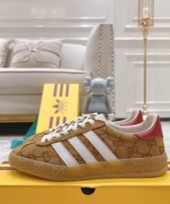 Alternative view of Wmns Gazelle GG Braun