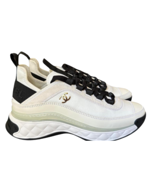 Sneakers Milchig