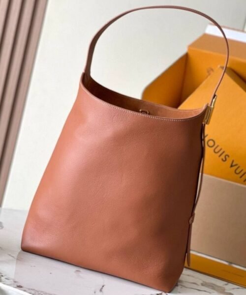 Alternative view of Low Key Hobo MM Bag Braun 35 cm