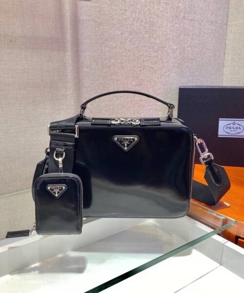 Alternative view of Brique Saffiano Schwarz 22 cm
