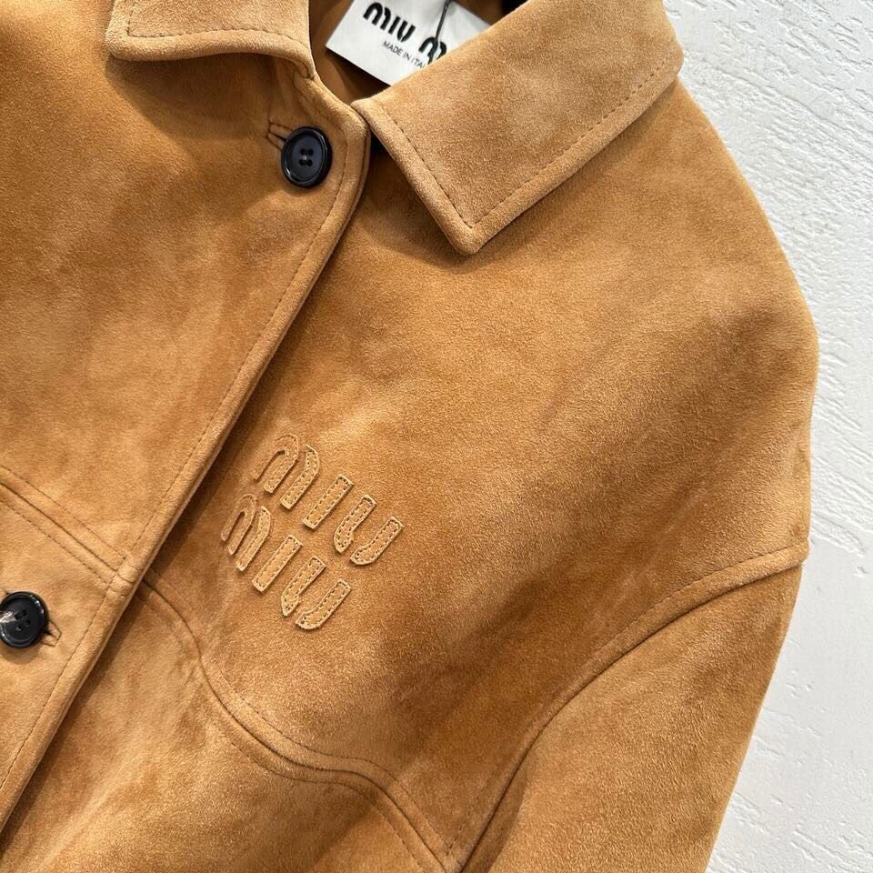 Wildlederjacke mit Gürtel in Kamelbraun – Bild 5