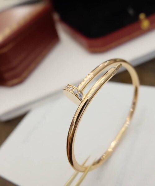 Alternative view of Juste Un Clou Gold