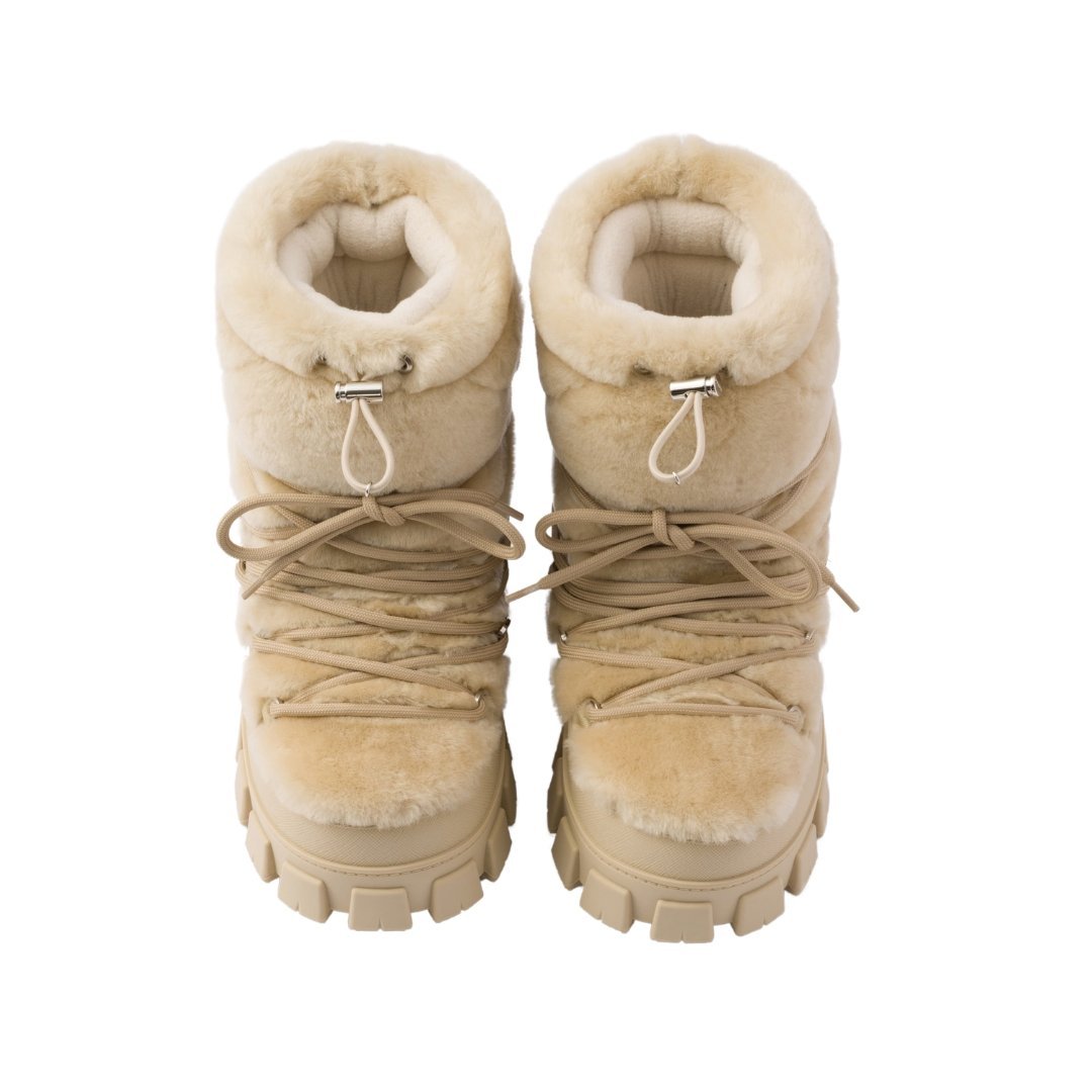 Après-Ski-Stiefel aus Shearling – Bild 4