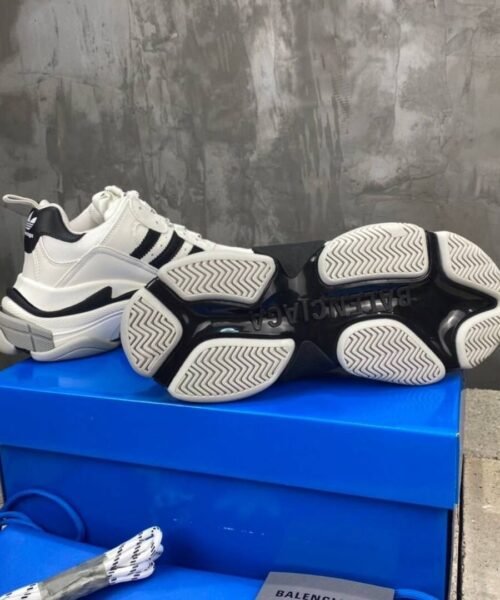 Alternative view of Triple S Schwarz/Wei?/Grau