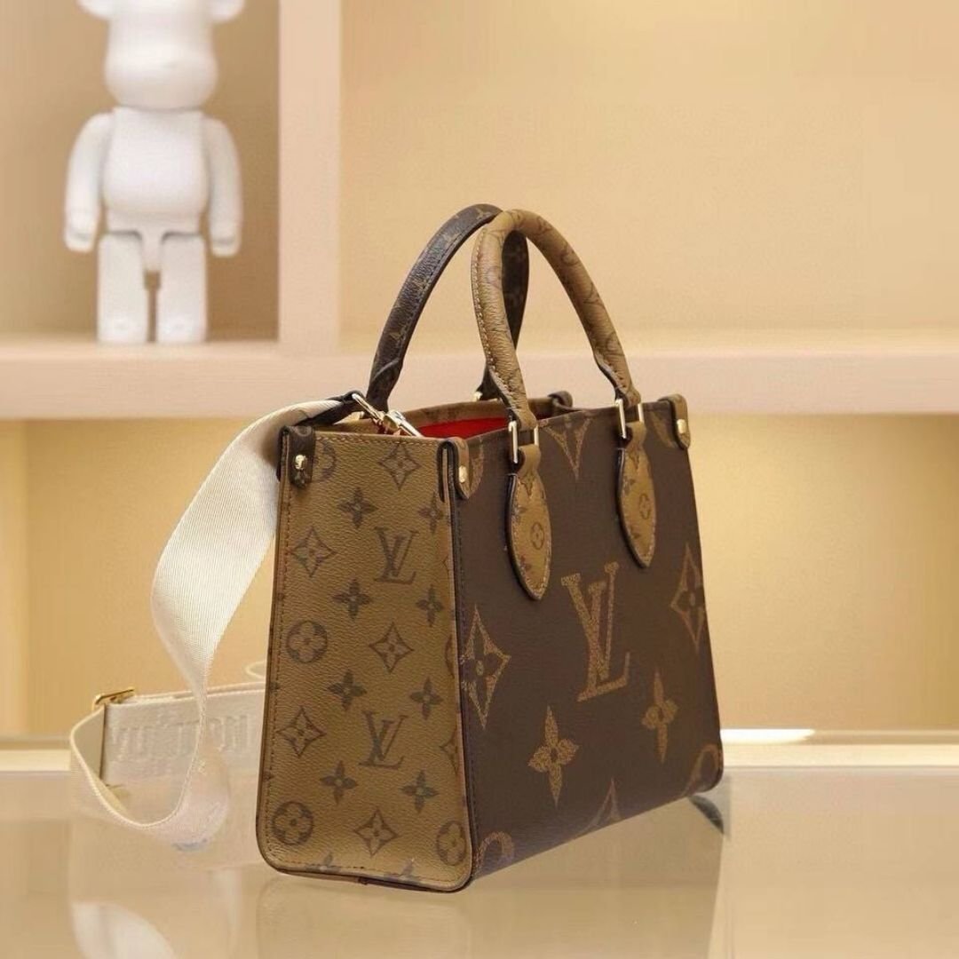 Reverse Monogram Onthego PM 25 cm – Bild 5