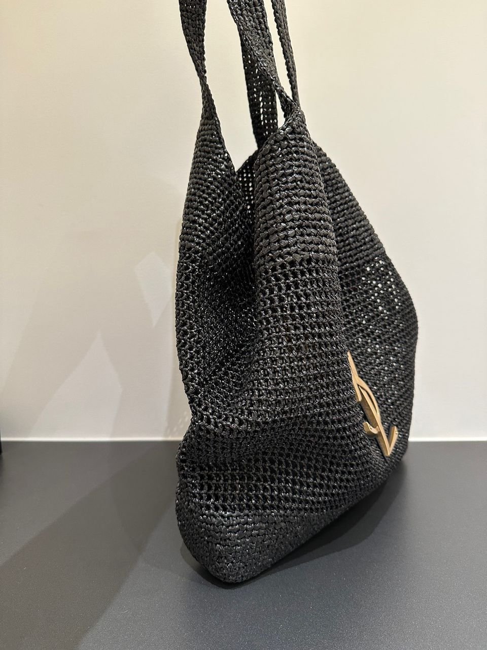 Maxi-Tote aus verziertem Raffia in Schwarz 38cm – Bild 3