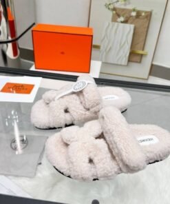 Alternative view of Chypre Lammfell-Sandale Wei?