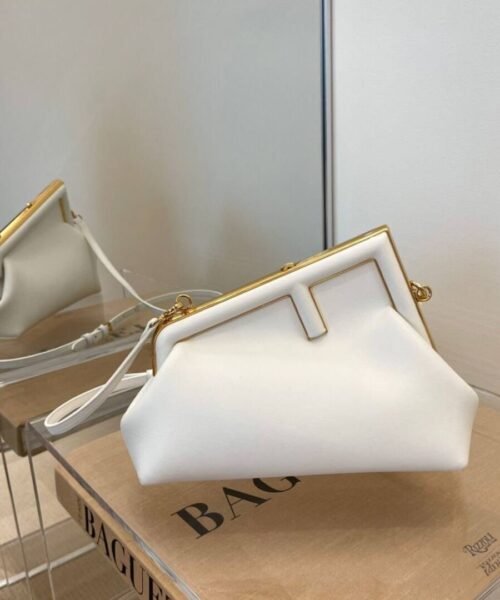Alternative view of First Creme 26 cm