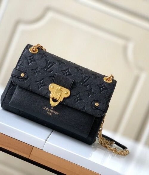 Alternative view of Vavin Chain Monogram Empreinte Schwarz 19 cm