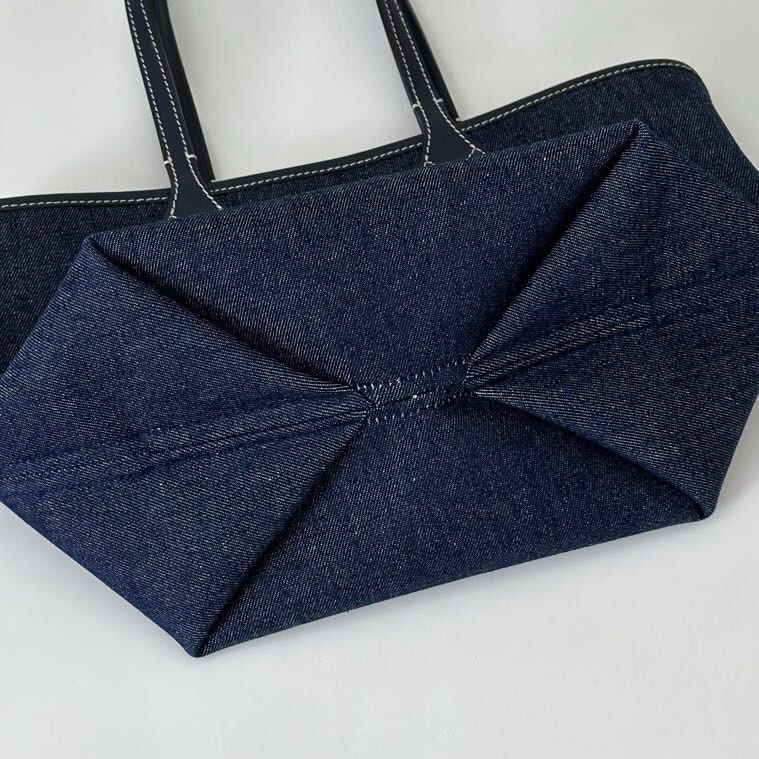 Totissima Kleine Wendetasche Dunkelblauer Denim 22 cm – Bild 4