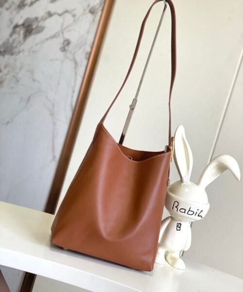 Alternative view of Low Key Hobo PM Bag Braun 28 cm