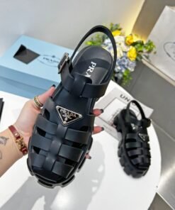 Alternative view of Monolith Schwarz