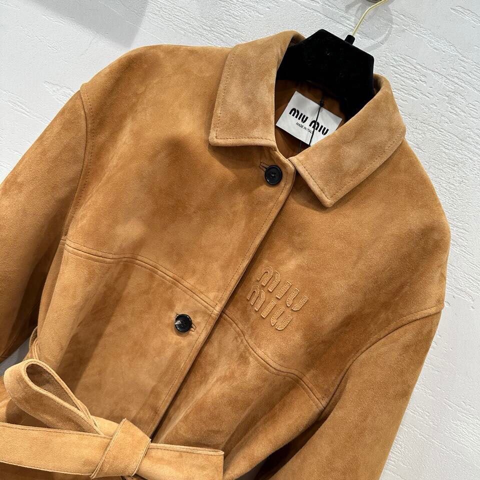 Wildlederjacke mit Gürtel in Kamelbraun – Bild 7
