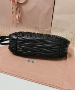 Alternative view of Wander Matelasse Nappa Schwarz 20 cm