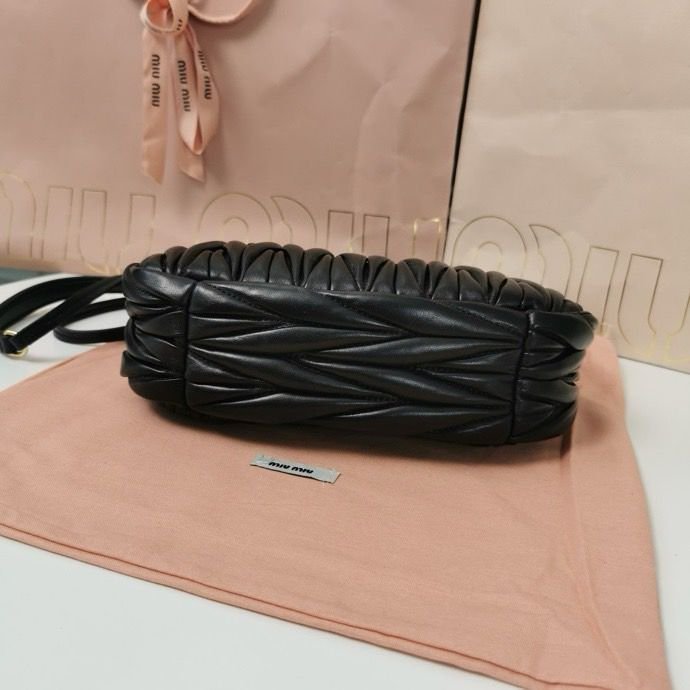 Wander Matelasse Nappa Schwarz 20 cm – Bild 2