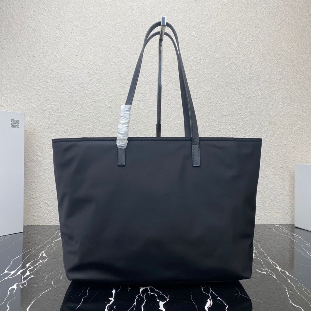 Tote Bag aus Re-Nylon Schwarz 34 cm – Bild 4