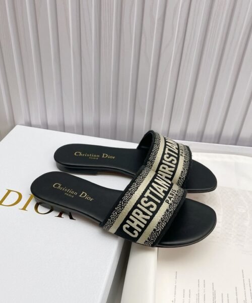 Alternative view of Dway Mule Wei?/Blau
