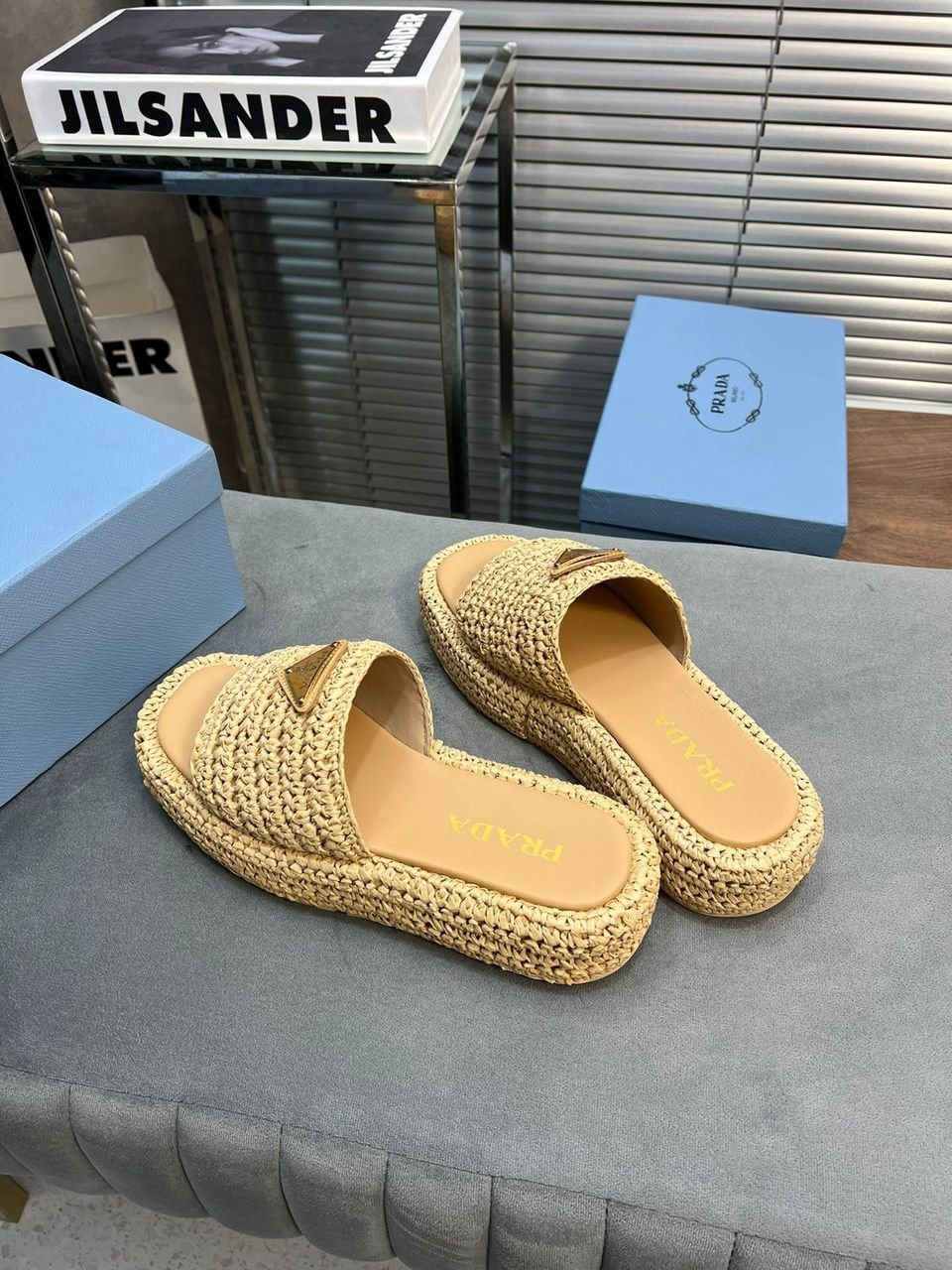 Geflochtene Raffia-Sandalen – Bild 5