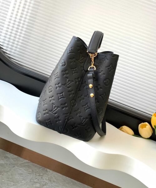 Alternative view of N?oNo? MM 26 cm