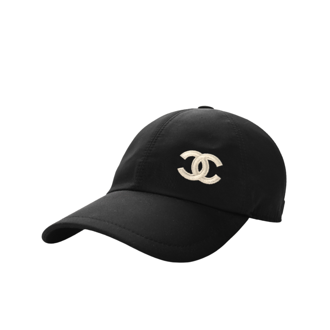 CC-Hut in Schwarz und Weiß