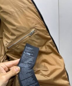 Alternative view of Re-Nylon down Schwarz