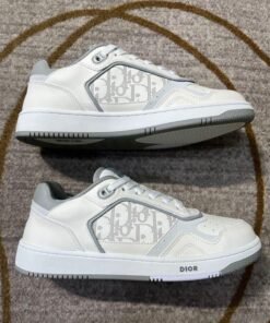 Alternative view of B27 Low Top