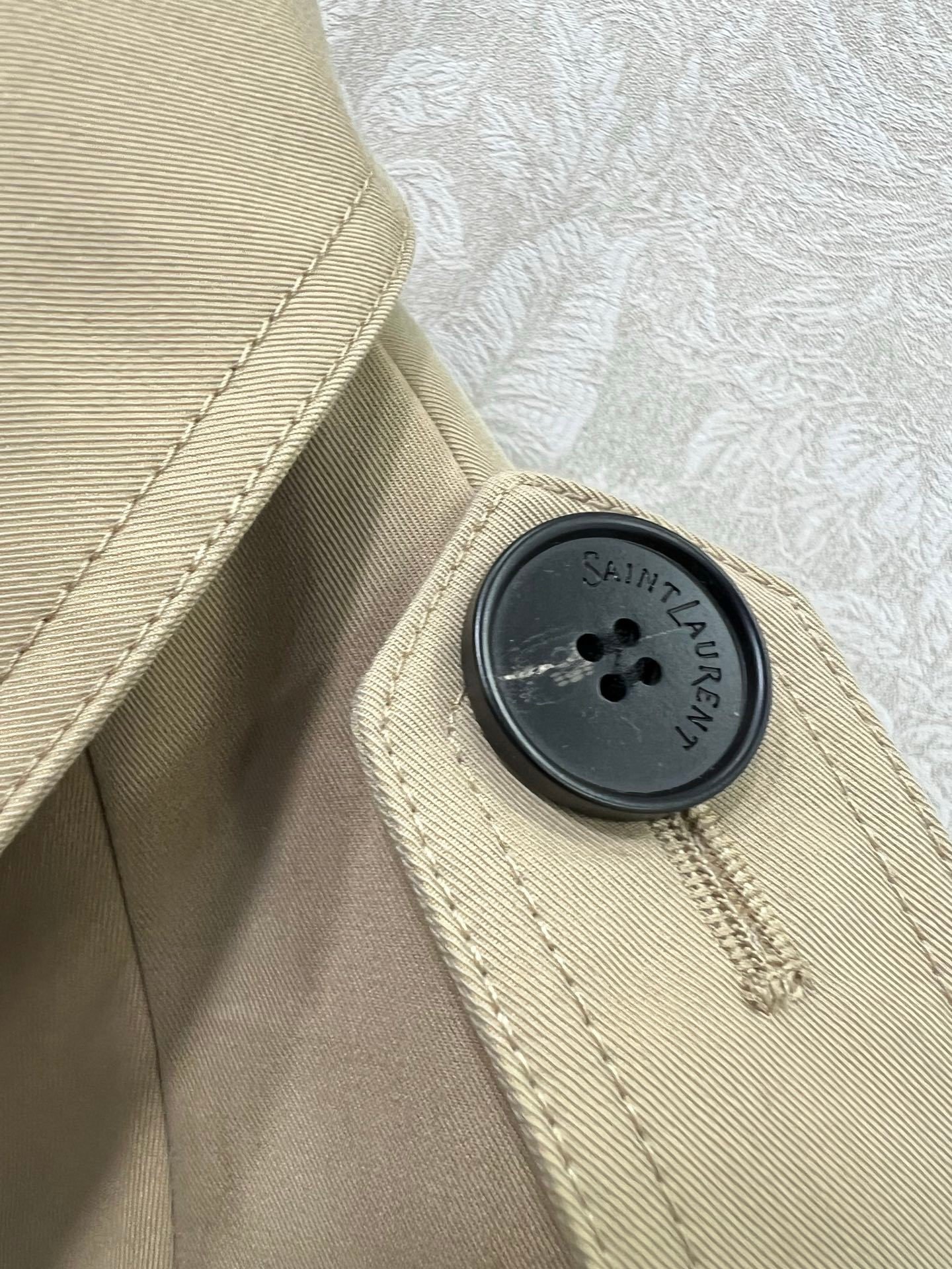 Beige cotton twill double-breasted trench coat. – Bild 6