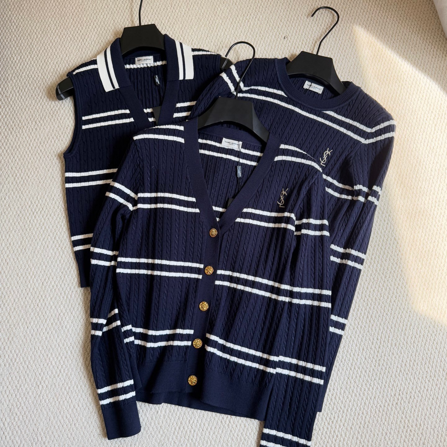 Cable-Knit Cotton Crewneck Cardigan – Bild 7
