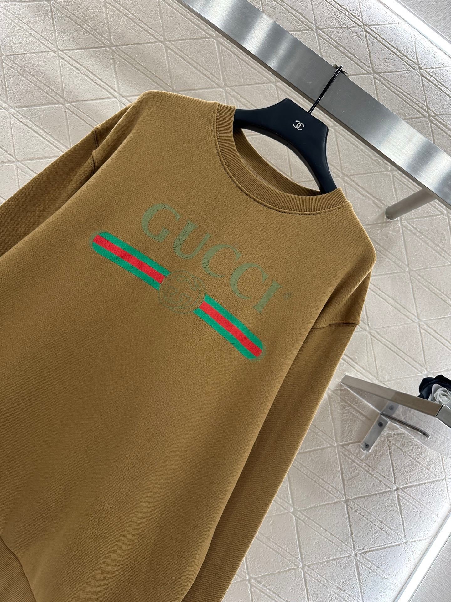 Sweatshirt in a brown color – Bild 7