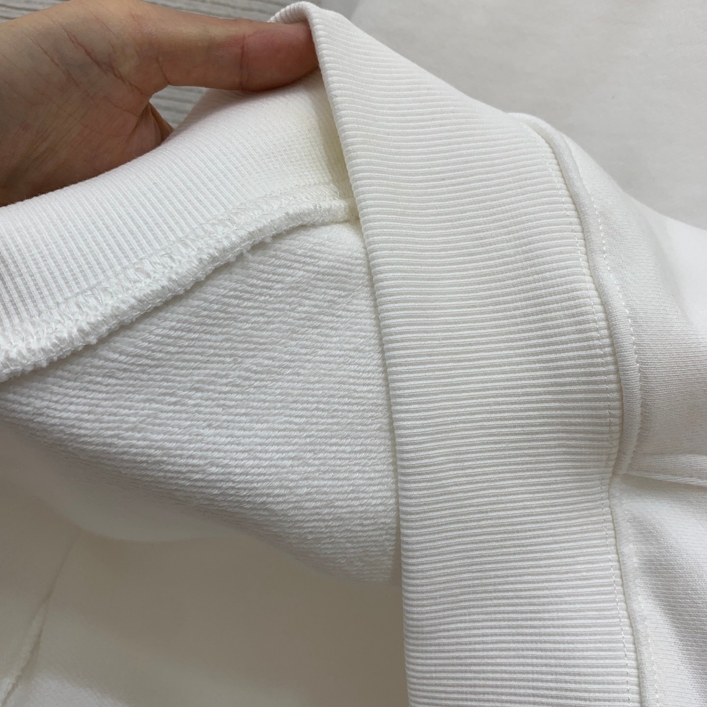 White Hoodie – Bild 5