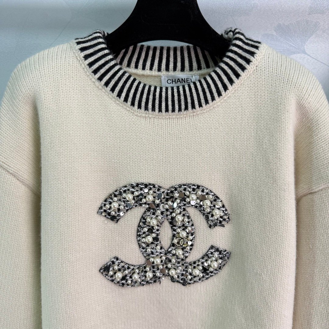 Chanel knit sweater & hat – Bild 2