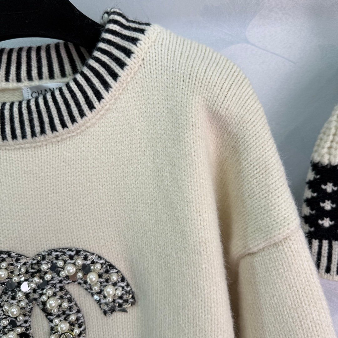 Chanel knit sweater & hat – Bild 3