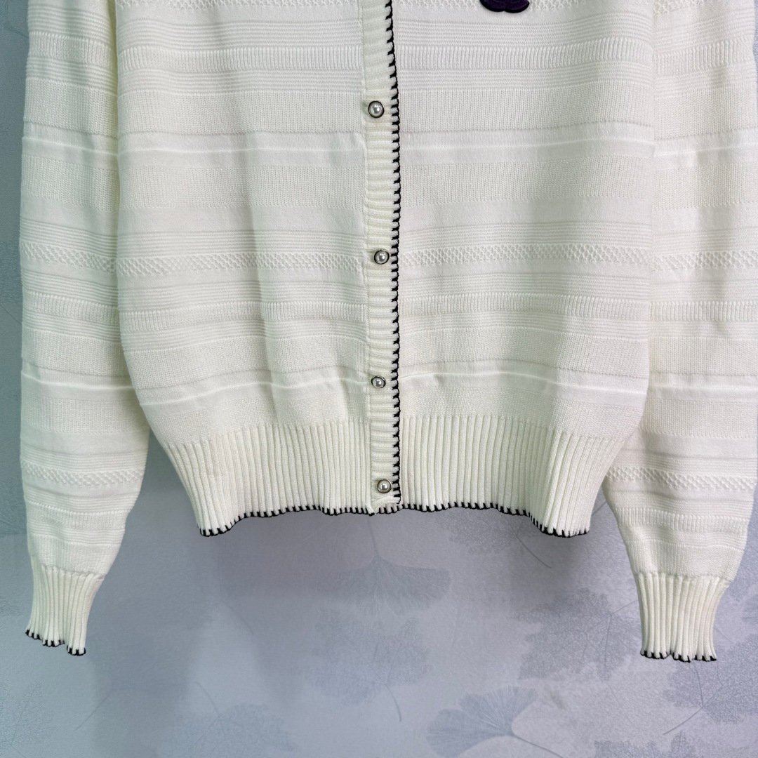 Gestrickte Chanel-Strickjacke in Schwarz und Weiß – Bild 7