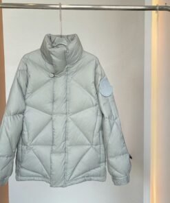 Alternative view of Kurze Daunenjacke Hellgrau