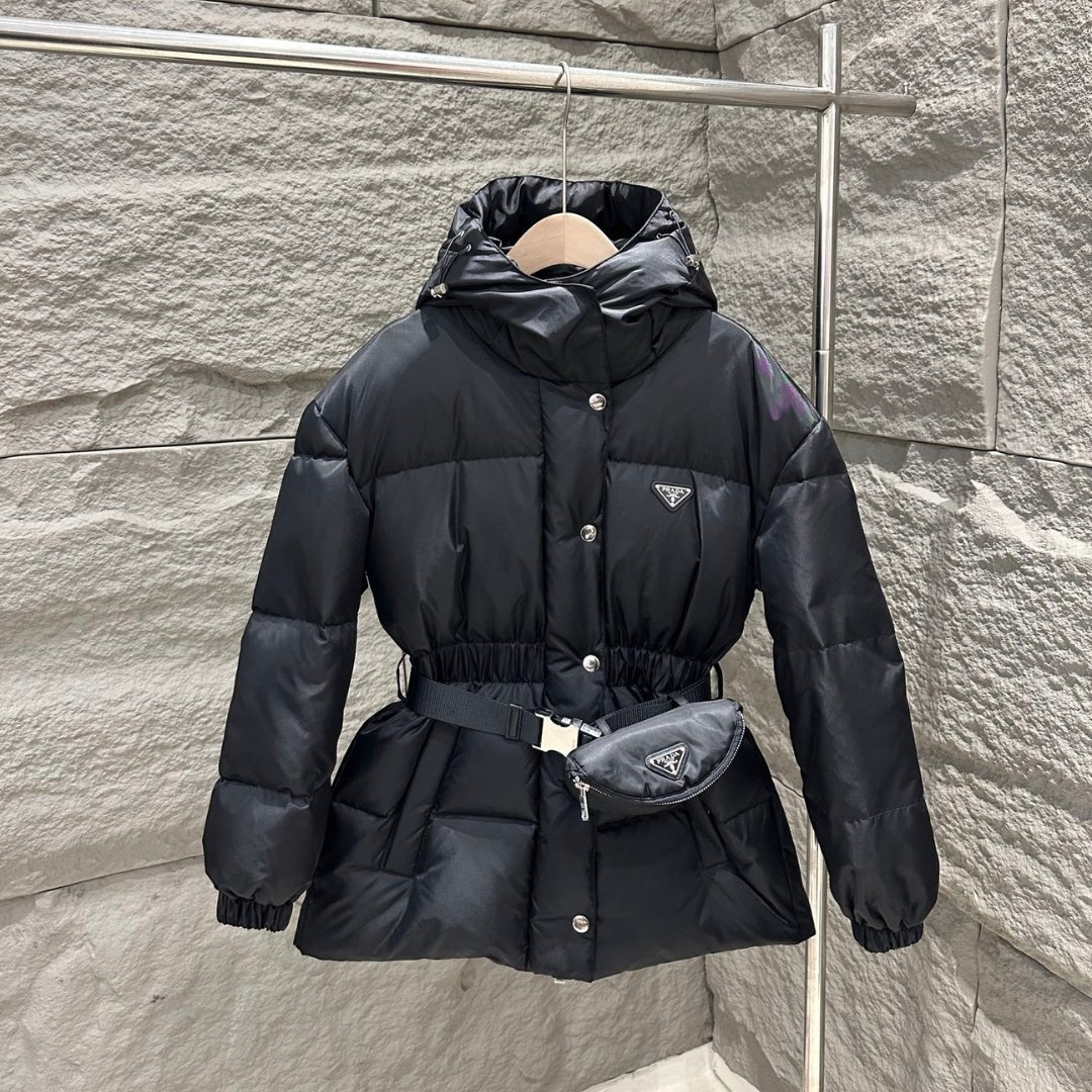 Re-Nylon Daunenjacke Schwarz – Bild 2