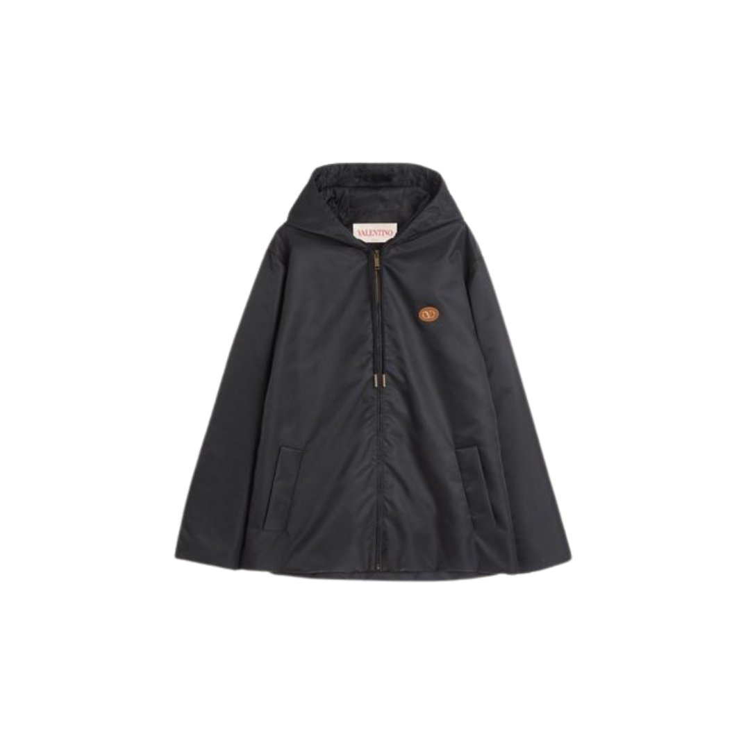 Nylon-Windjacke mit Kapuze und V-Logo-Aufnäher
