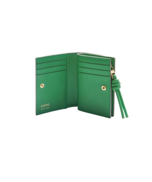 Alternative view of Kompaktes Portemonnaie aus glänzendem 11.4 cm