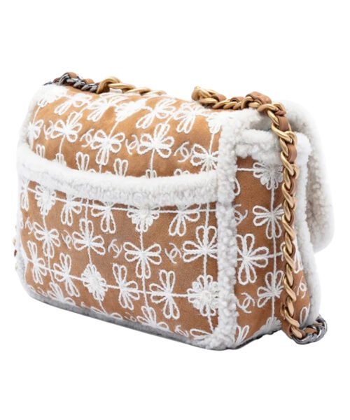 Alternative view of Embroidered Braun 19 cm