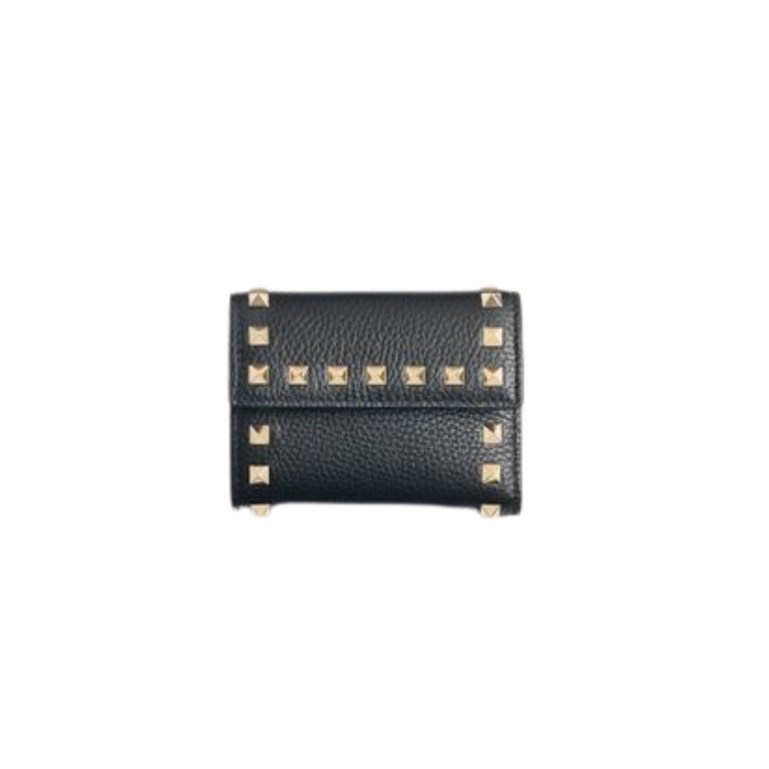 Rockstud Dreifach-Geldbörse aus genarbtem Kalbsleder 11 cm