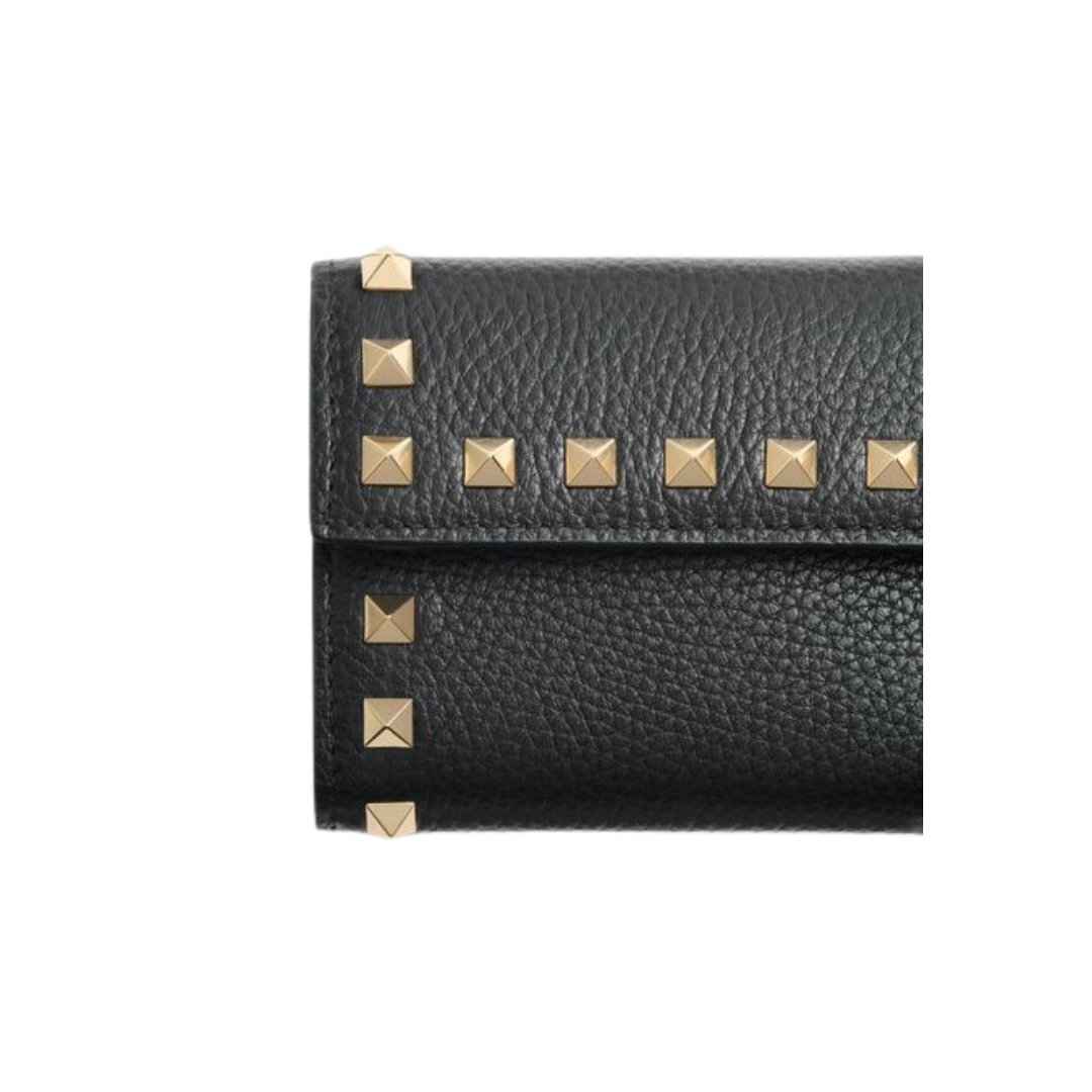 Rockstud Dreifach-Geldbörse aus genarbtem Kalbsleder 11 cm – Bild 2