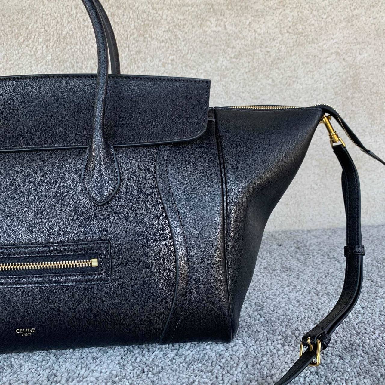 Luggage Lammfell Schwarz 55 cm – Bild 6